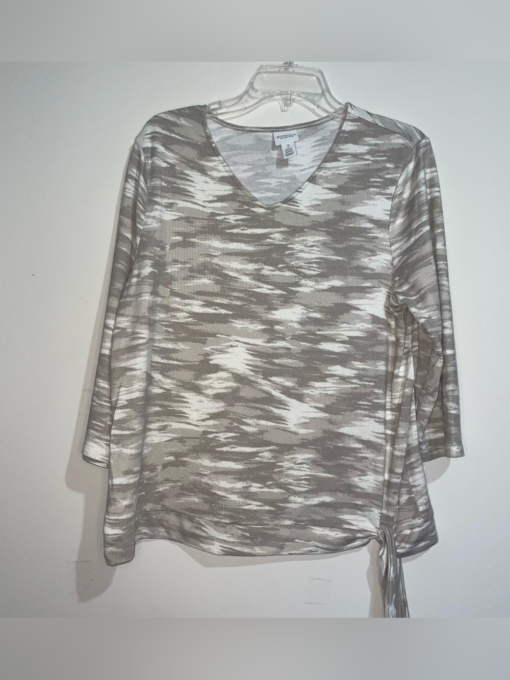 Weekend By Chicos 2 Light Camouflage Print Tie Side V Neck Pullover Top